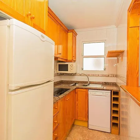 Cozy - 200m To Locos Beach, Parking, Ac *